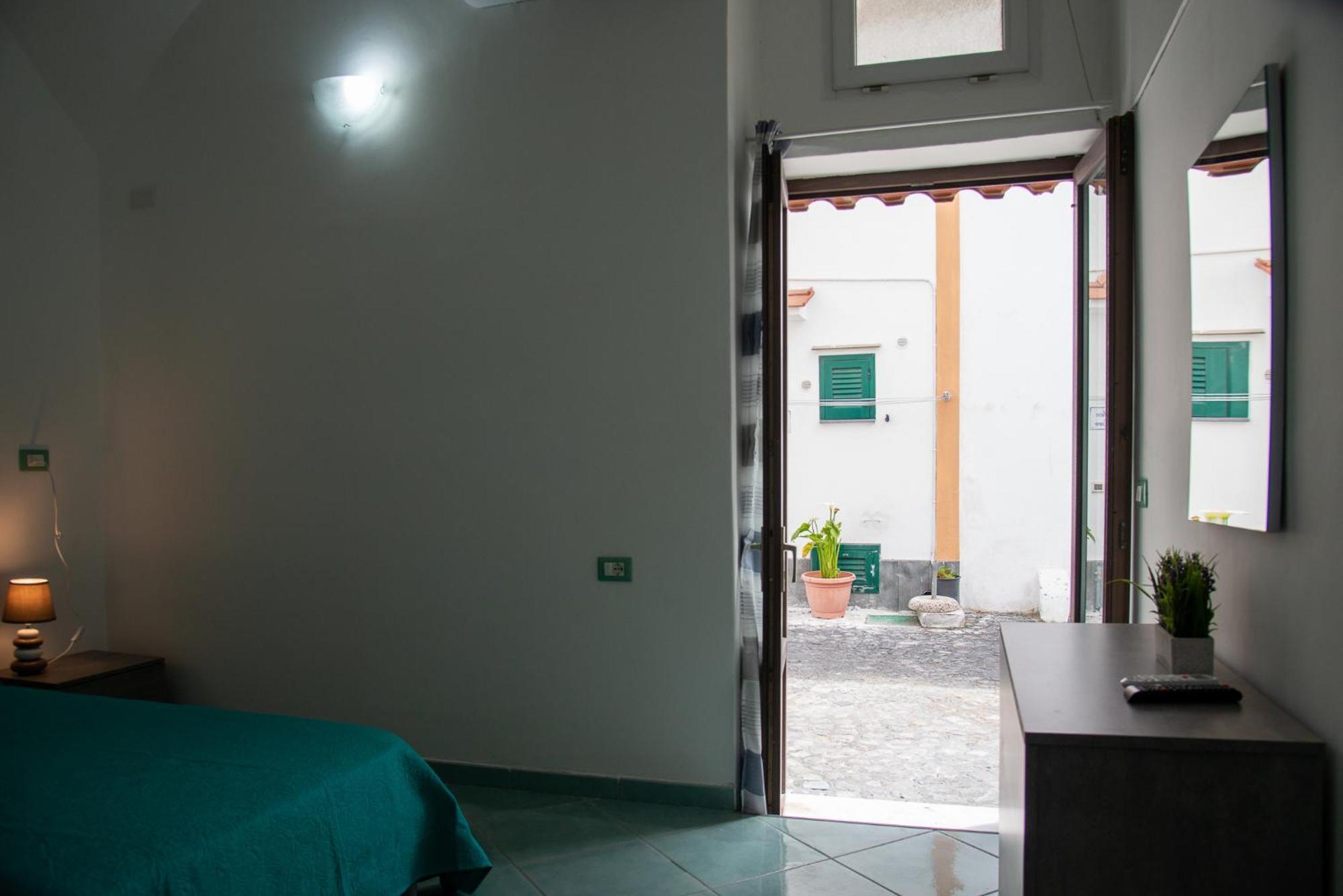La Magia Del Mare Apartment Иския Екстериор снимка